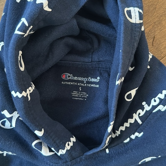 Kids champion hoodie. EUC. Size S. - Picture 4 of 4